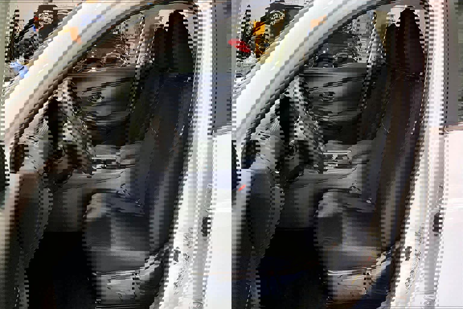 Used 2025 Nissan Sentra S image 9