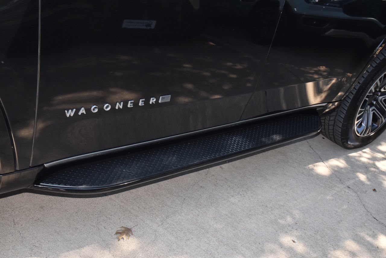 Used 2024 Jeep Wagoneer Series II w/ Flexible Seating Group RWD image 36