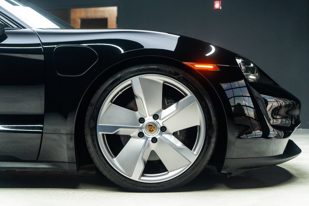 Used 2024 Porsche Taycan w/ Premium Package RWD image 10