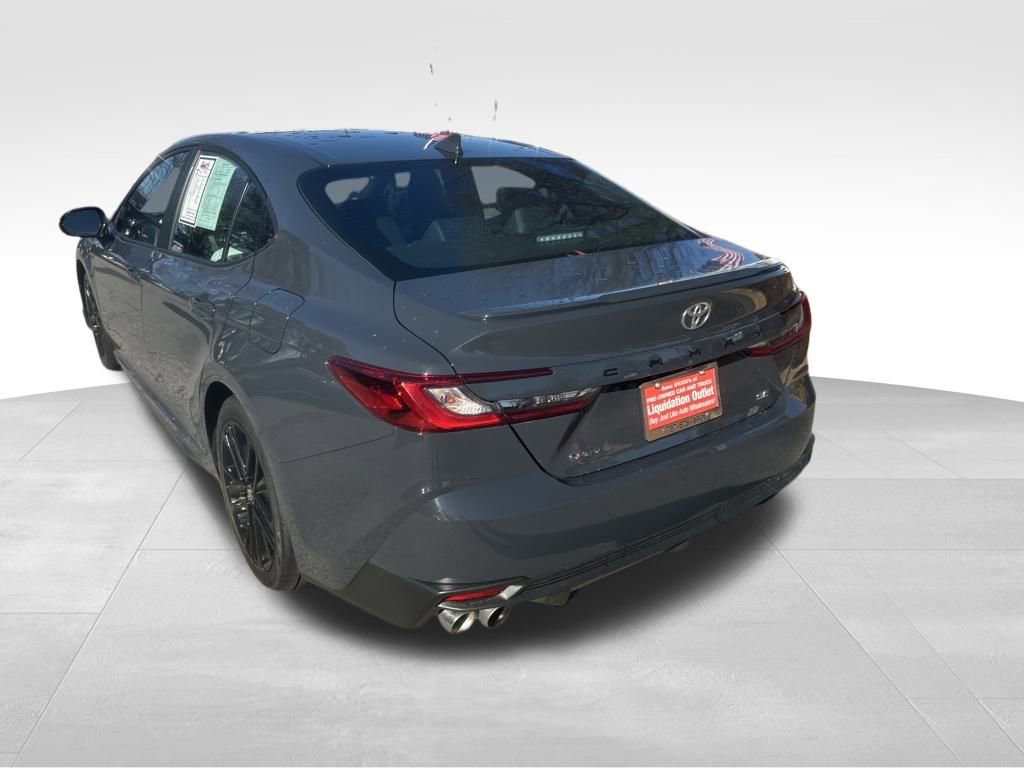 Used 2025 Toyota Camry SE image 19