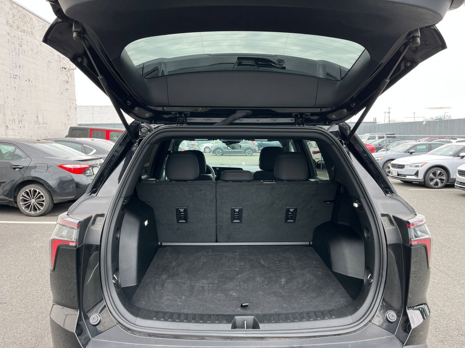 Used 2025 Chevrolet Equinox LT image 30