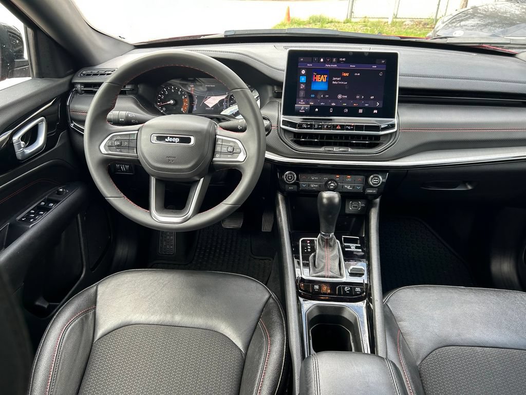 Used 2025 Jeep Compass Trailhawk AWD/4WD image 19