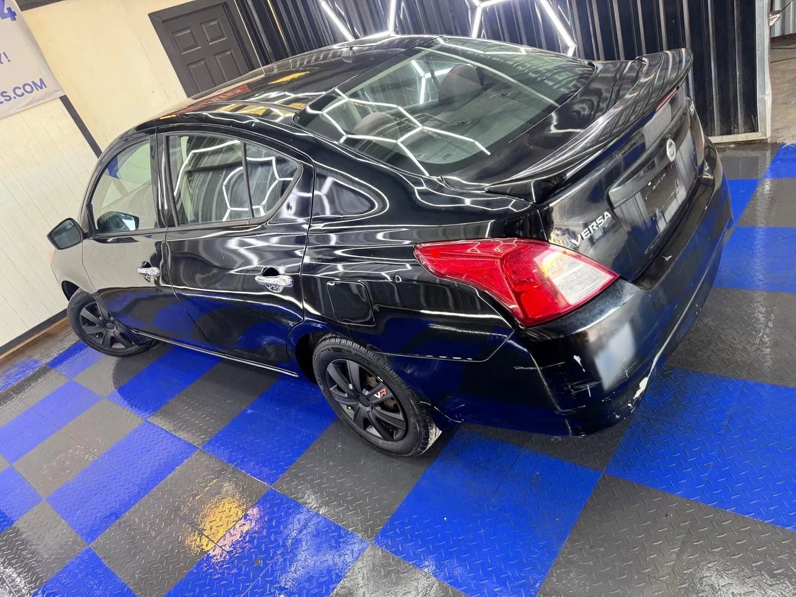 Used 2016 Nissan Versa SV image 24