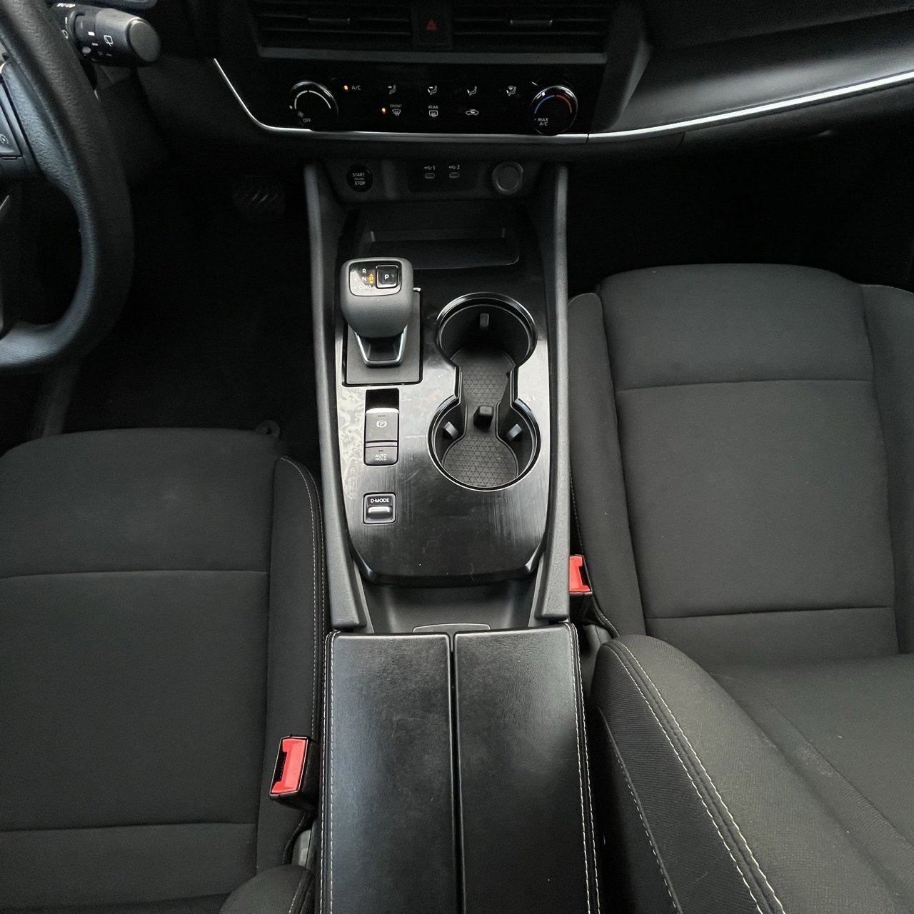 Used 2024 Nissan Rogue S image 19