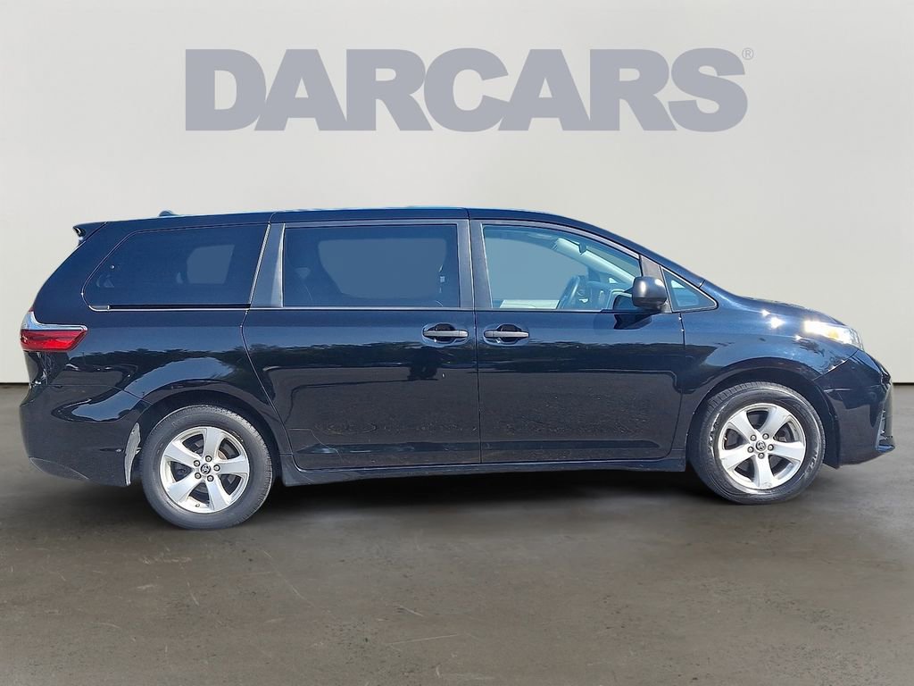 Used 2020 Toyota Sienna L image 7