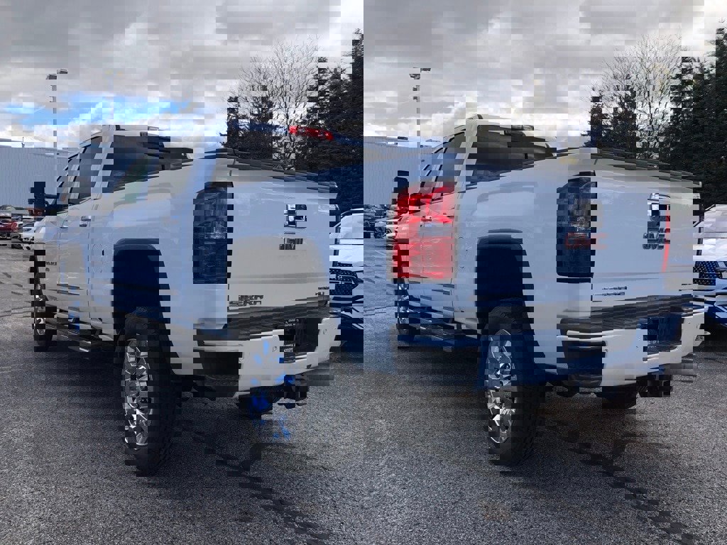 Used 2016 GMC Sierra 2500 Denali w/ Duramax Plus Package image 4