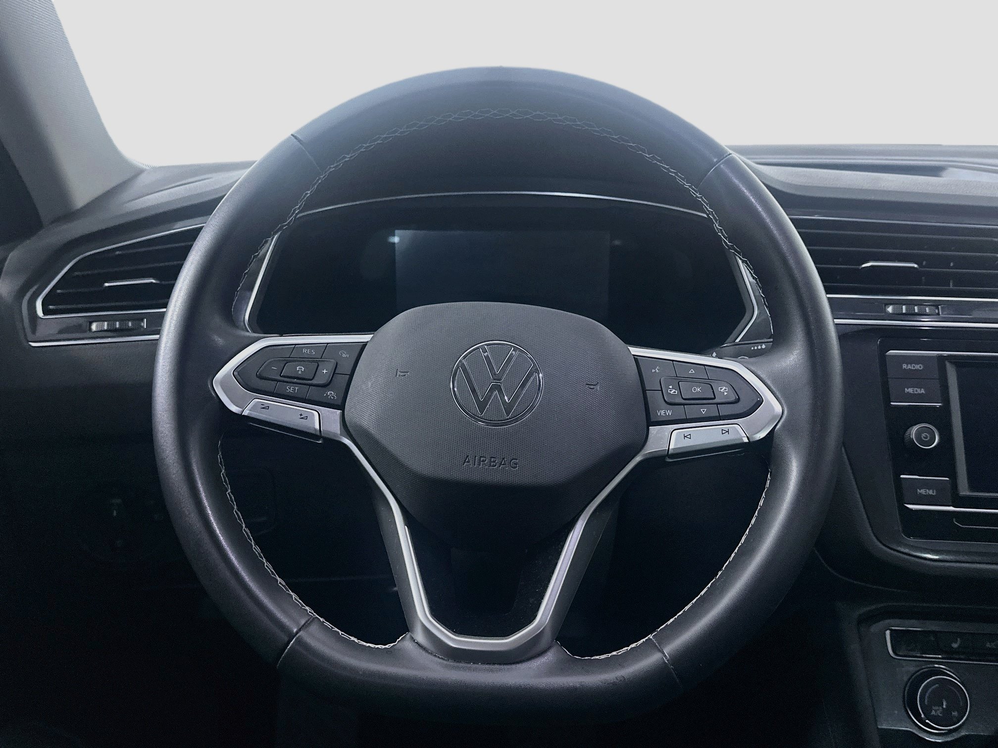 Used 2022 Volkswagen Tiguan S FWD image 17
