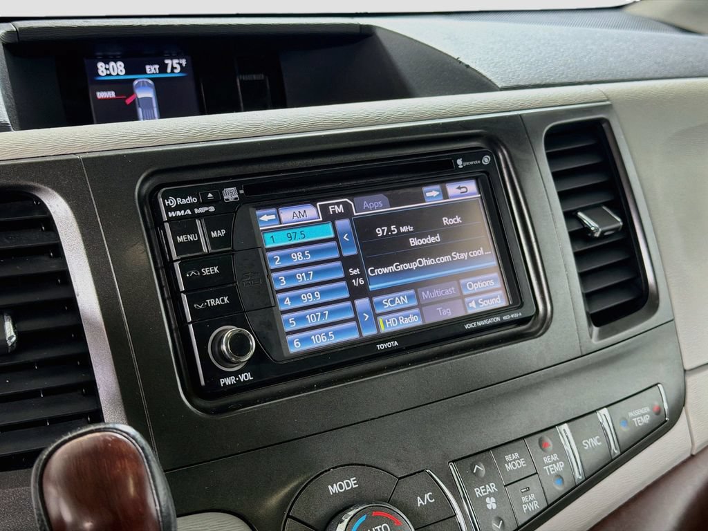 Used 2014 Toyota Sienna XLE FWD image 16