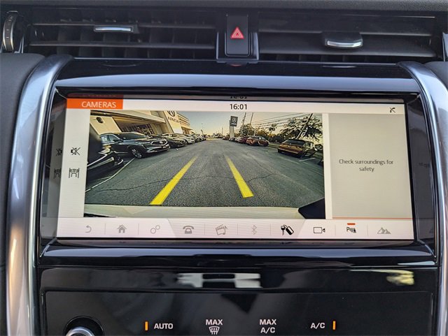 Used 2020 Land Rover Discovery Sport image 25