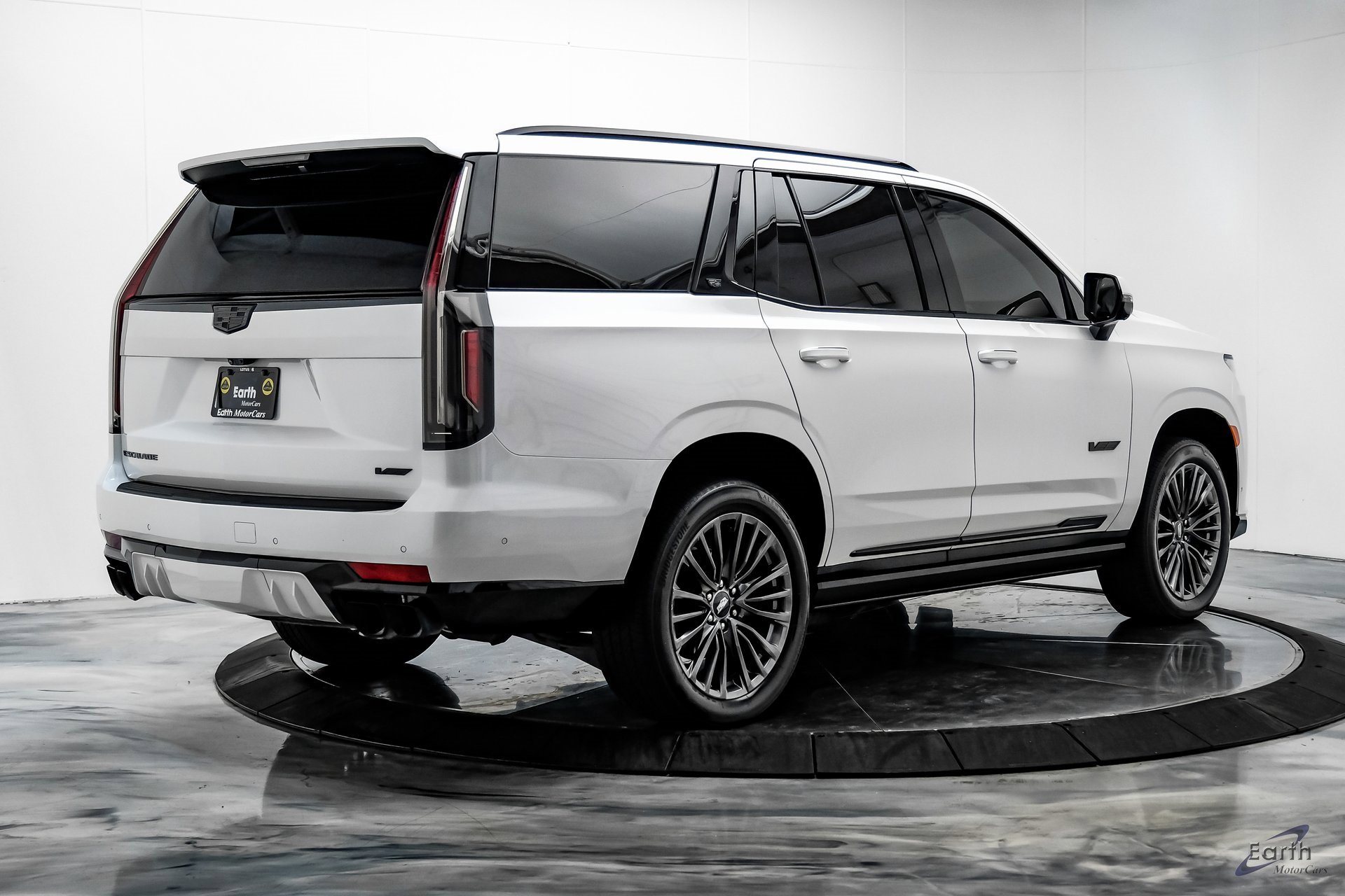 Used 2023 Cadillac Escalade V image 13