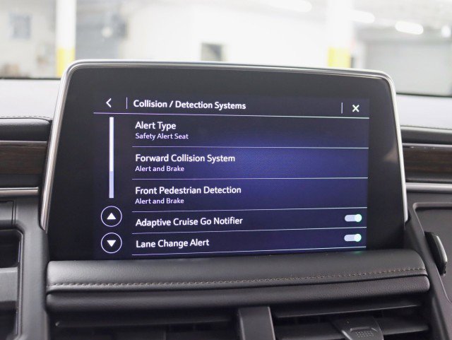 Used 2021 Chevrolet Suburban High Country w/ Premium Package image 25