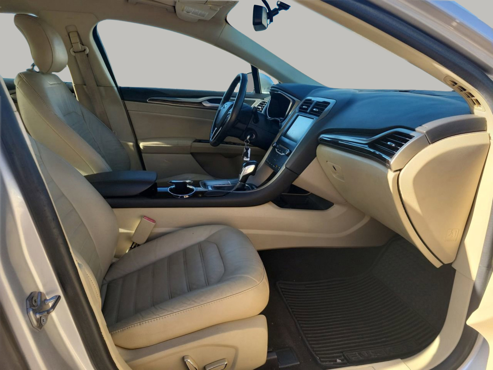 Used 2014 Ford Fusion SE w/ Equipment Group 202A image 9