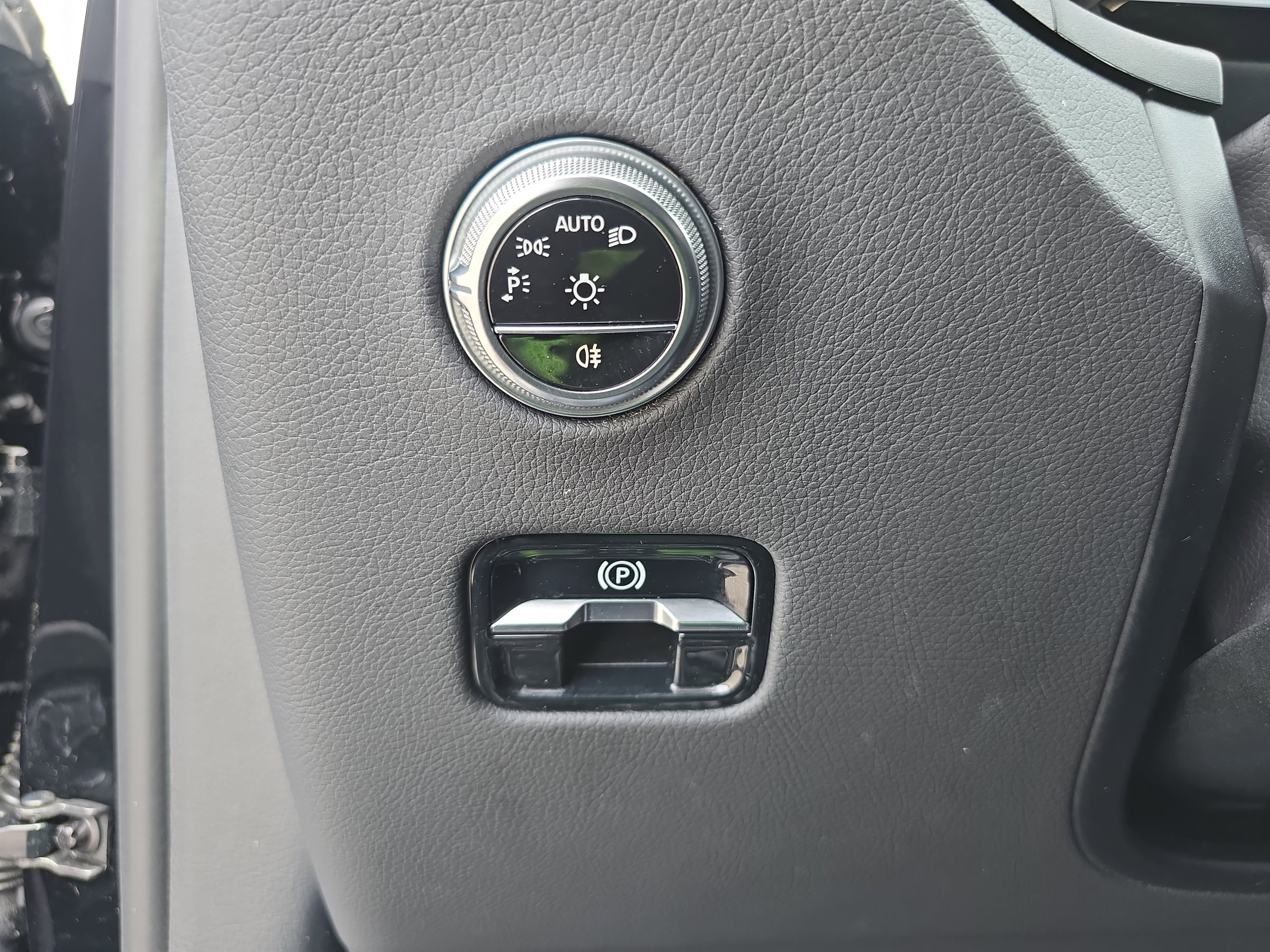Used 2023 Mercedes-Benz GLC 300 4MATIC image 26