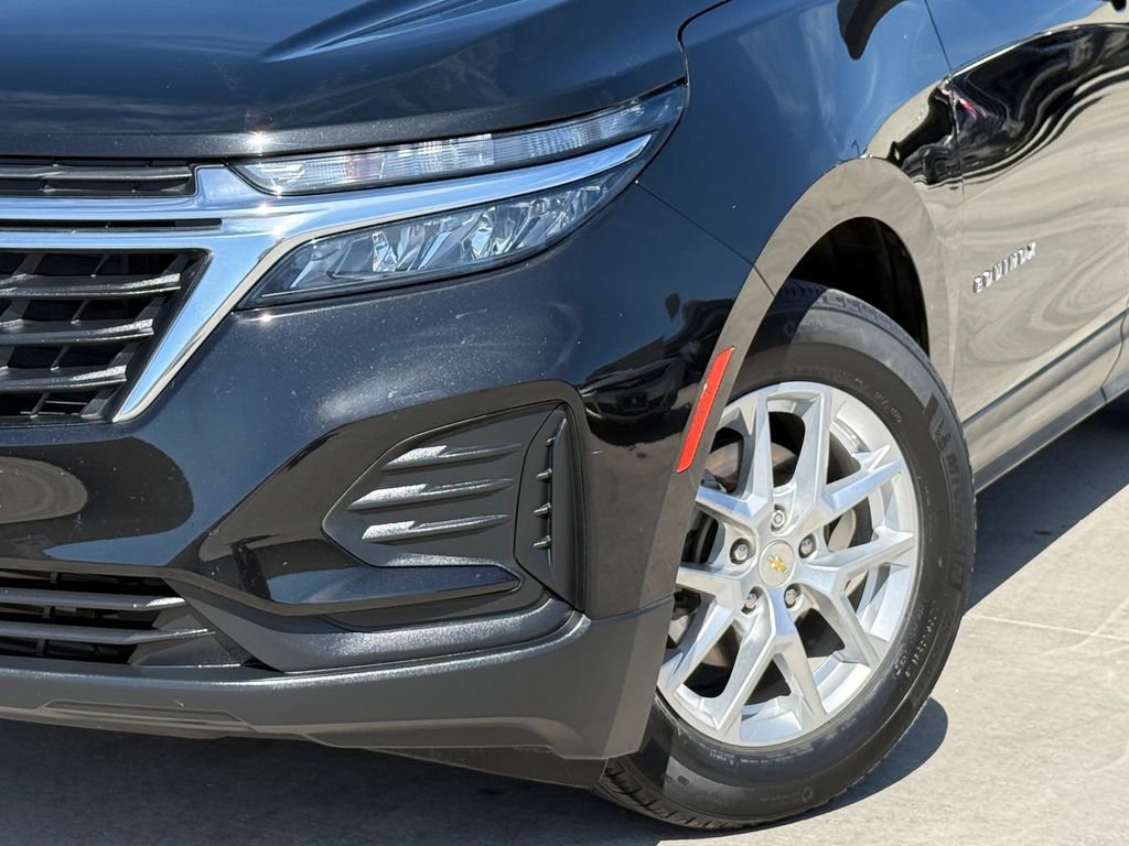 Used 2022 Chevrolet Equinox LS w/ LS Convenience Package image 2