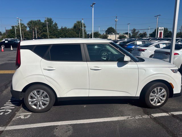 Used 2022 Kia Soul LX FWD image 6