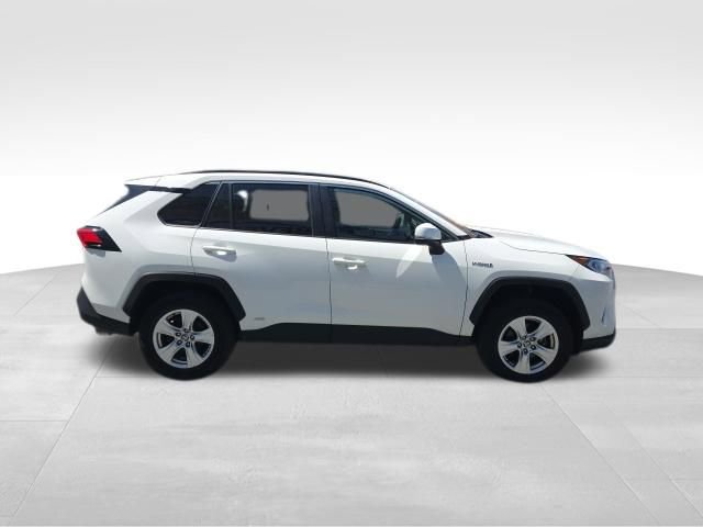 Used 2021 Toyota RAV4 XLE w/ XLE Grade Weather Package AWD/4WD image 6