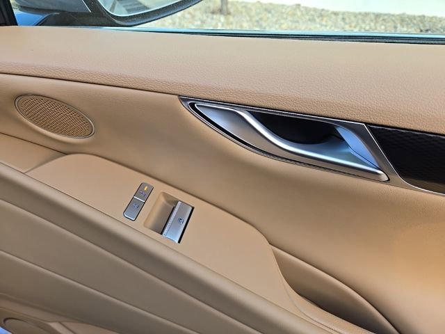 Used 2025 Genesis G80 2.5T image 22