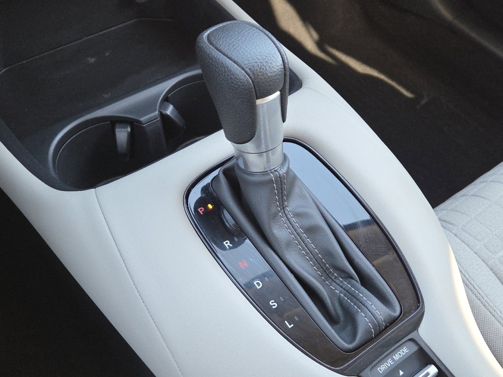 Used 2024 Honda HR-V LX image 29