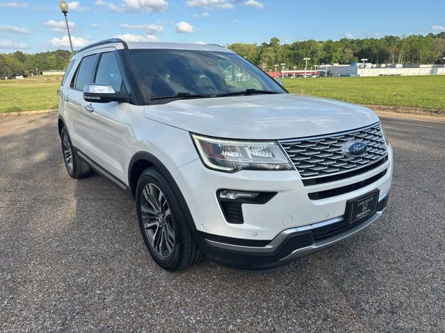 Used 2018 Ford Explorer Platinum image 2