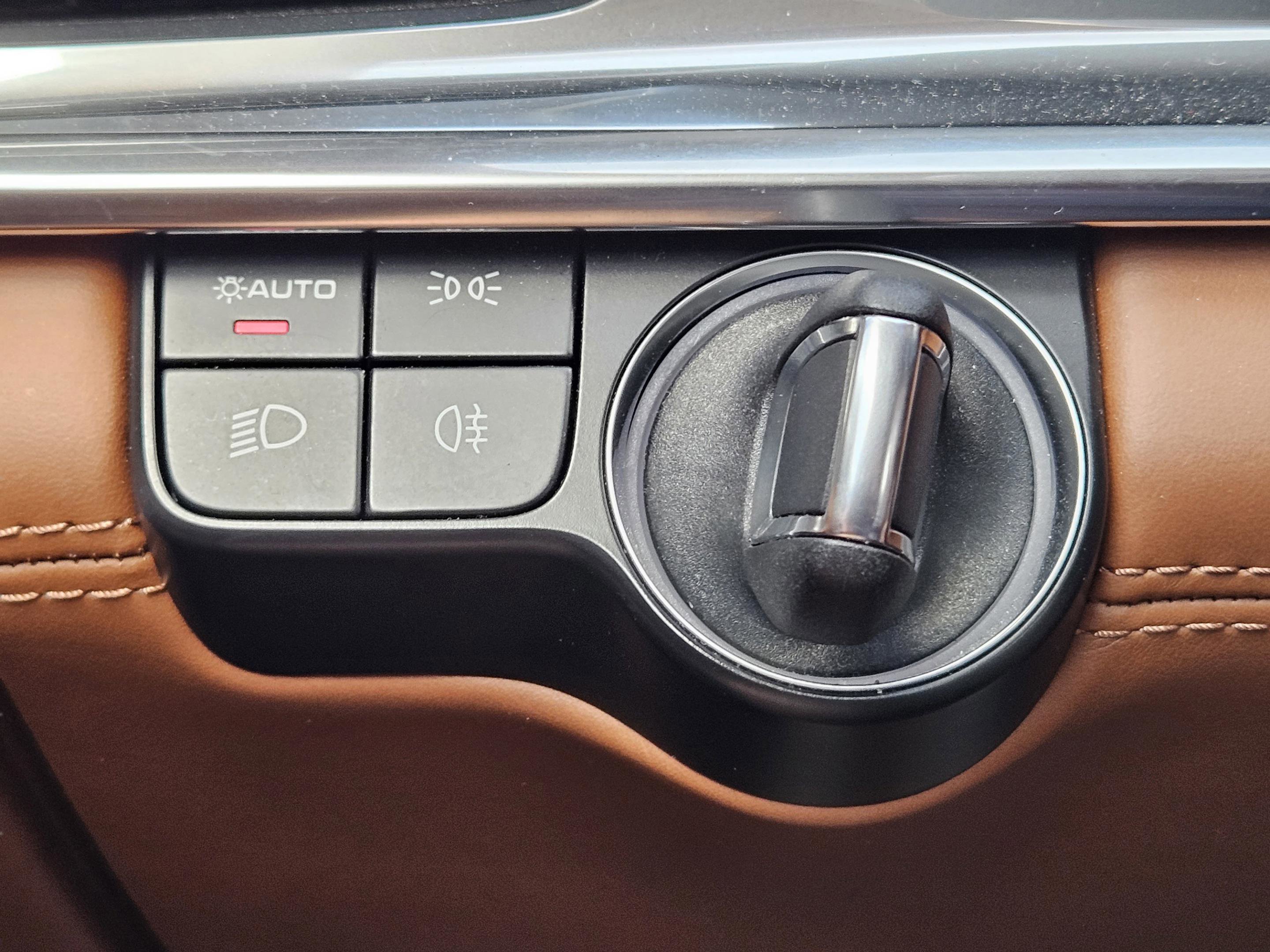 Certified 2023 Porsche Panamera 4 Platinum Edition image 21