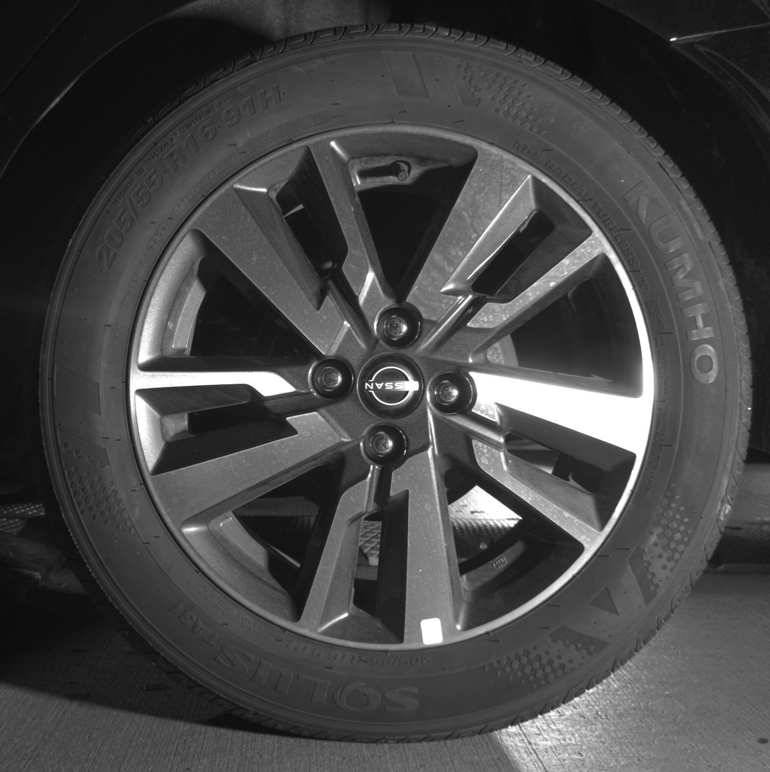 Used 2025 Nissan Versa SV FWD image 14