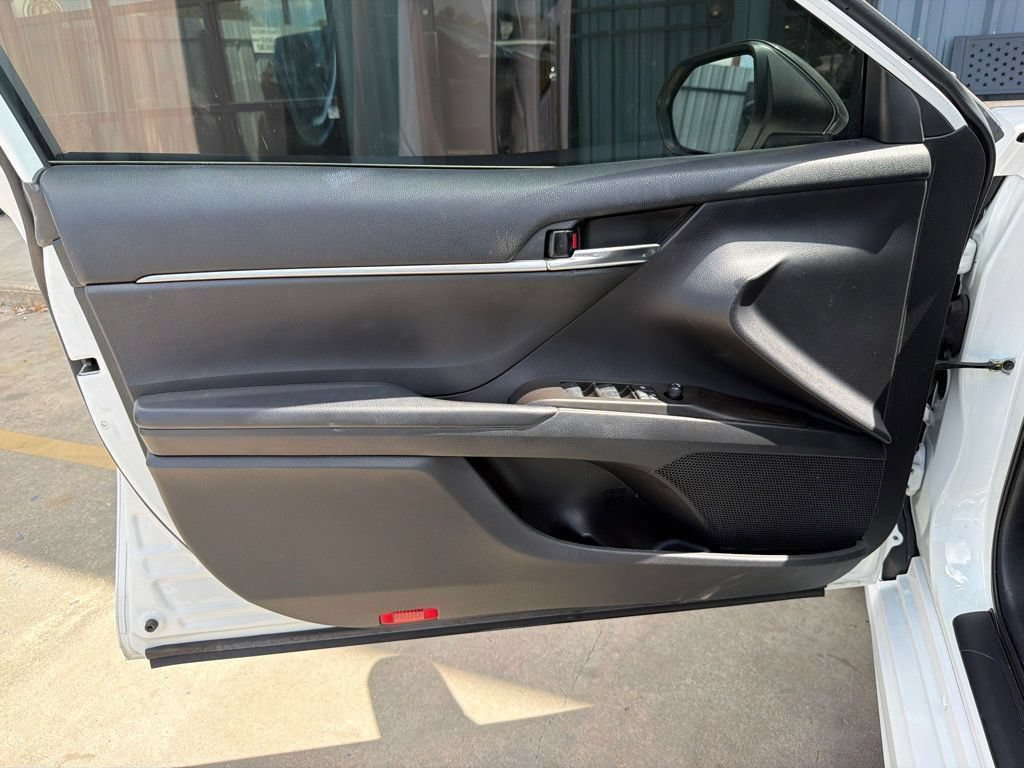 Used 2023 Toyota Camry SE FWD image 8