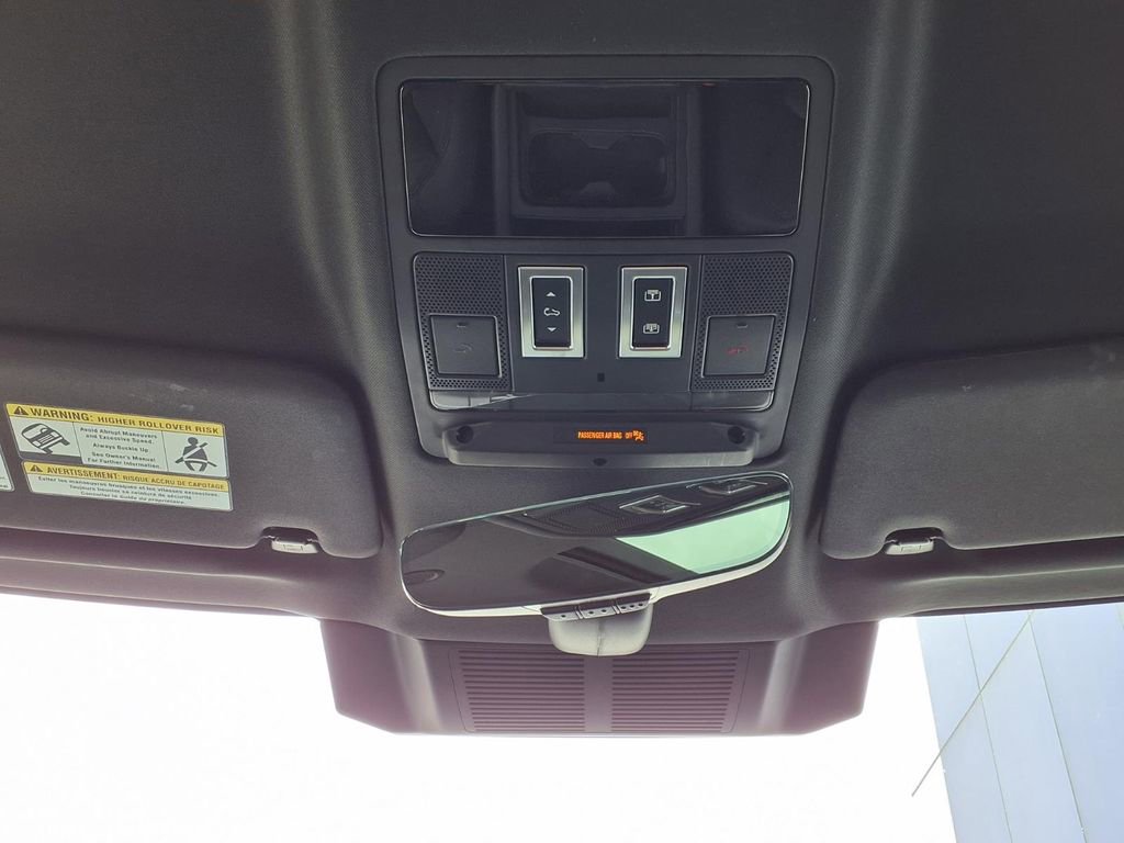 Used 2023 Land Rover Defender 110 SE image 23