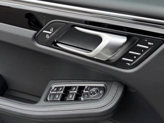 New 2026 Porsche Macan S image 14