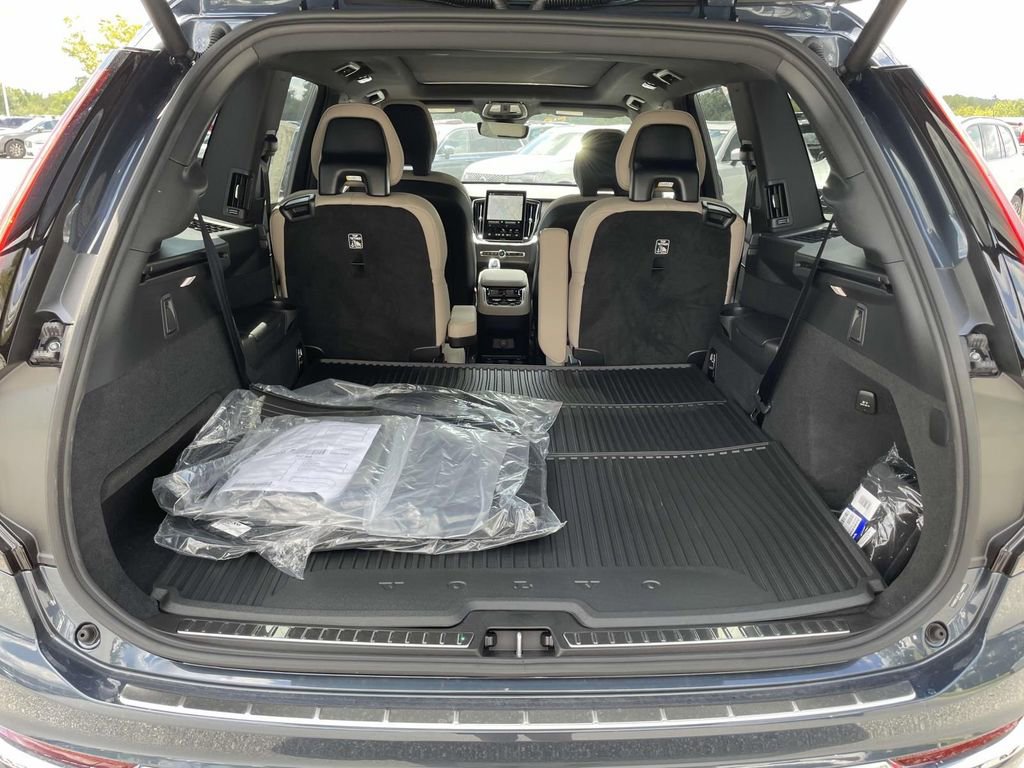 New 2026 Volvo XC90 B6 Plus image 24