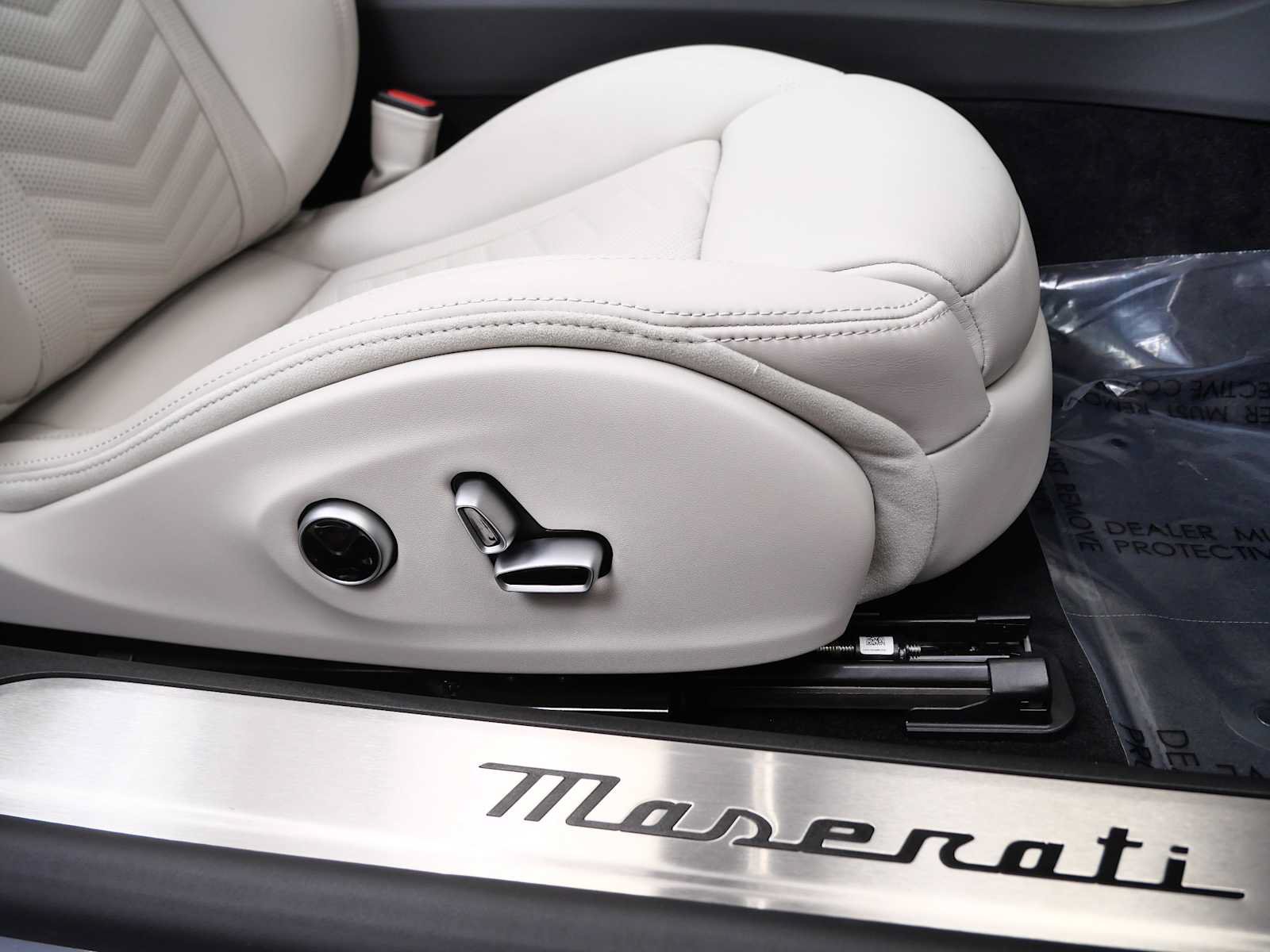 Used 2025 Maserati GranCabrio Modena AWD/4WD image 16