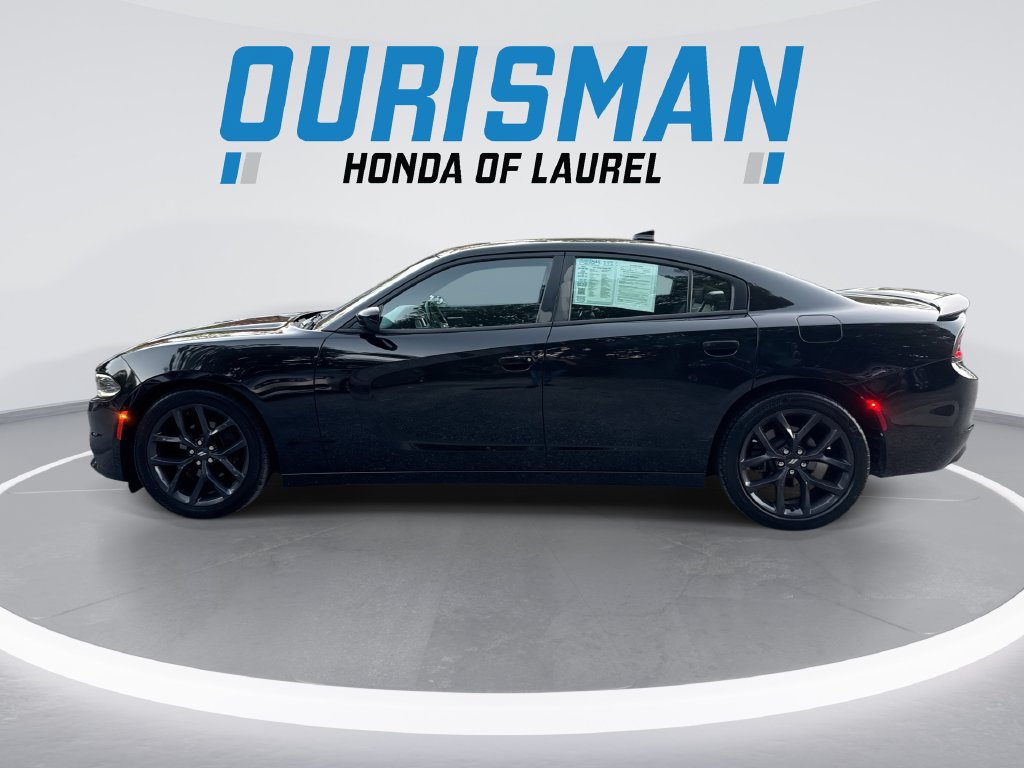 Used 2020 Dodge Charger SXT w/ Plus Group RWD image 5