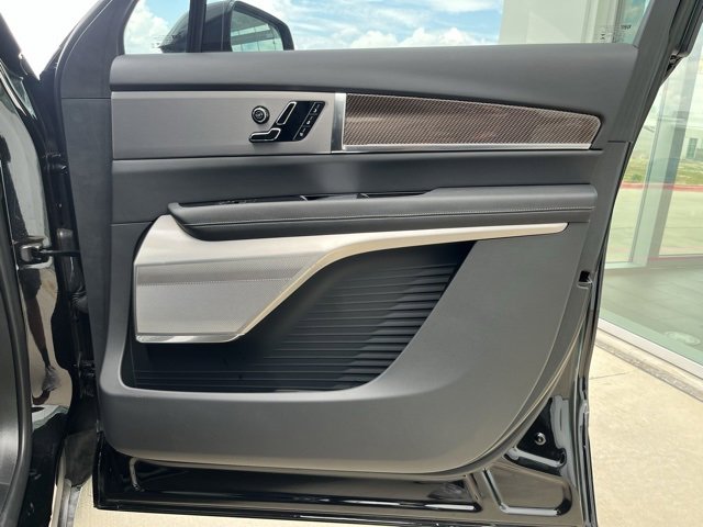 Certified 2026 Cadillac Vistiq Sport w/ LPO, Floor Liner Package image 32