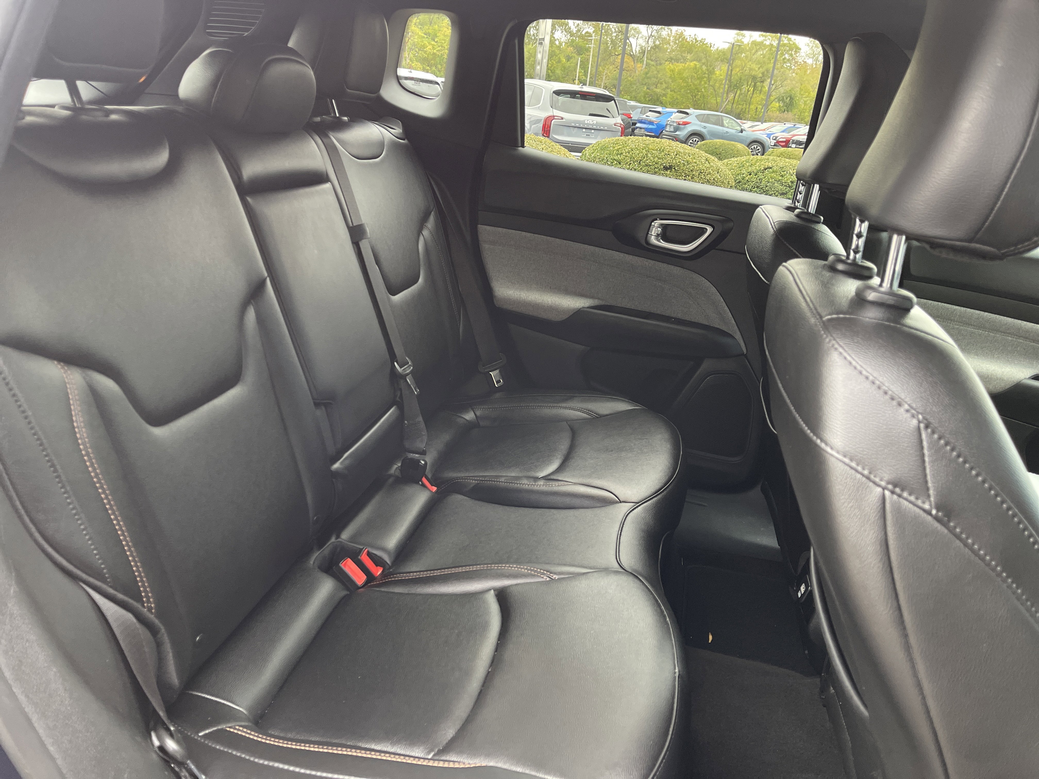 Used 2024 Jeep Compass Latitude image 36