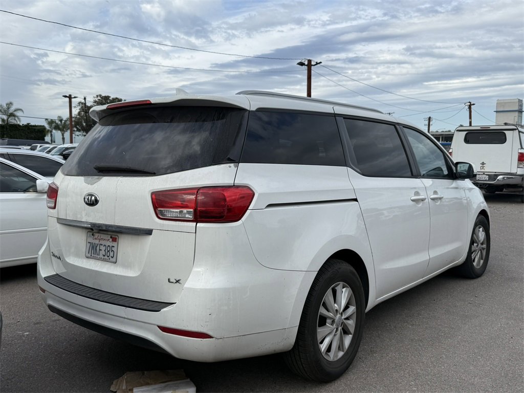 Used 2016 Kia Sedona LX image 19