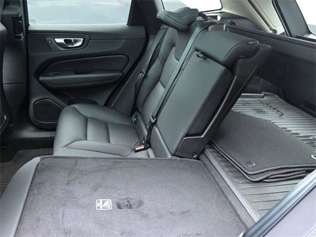 Used 2023 Volvo XC60 B5 Plus w/ Climate Package FWD image 22