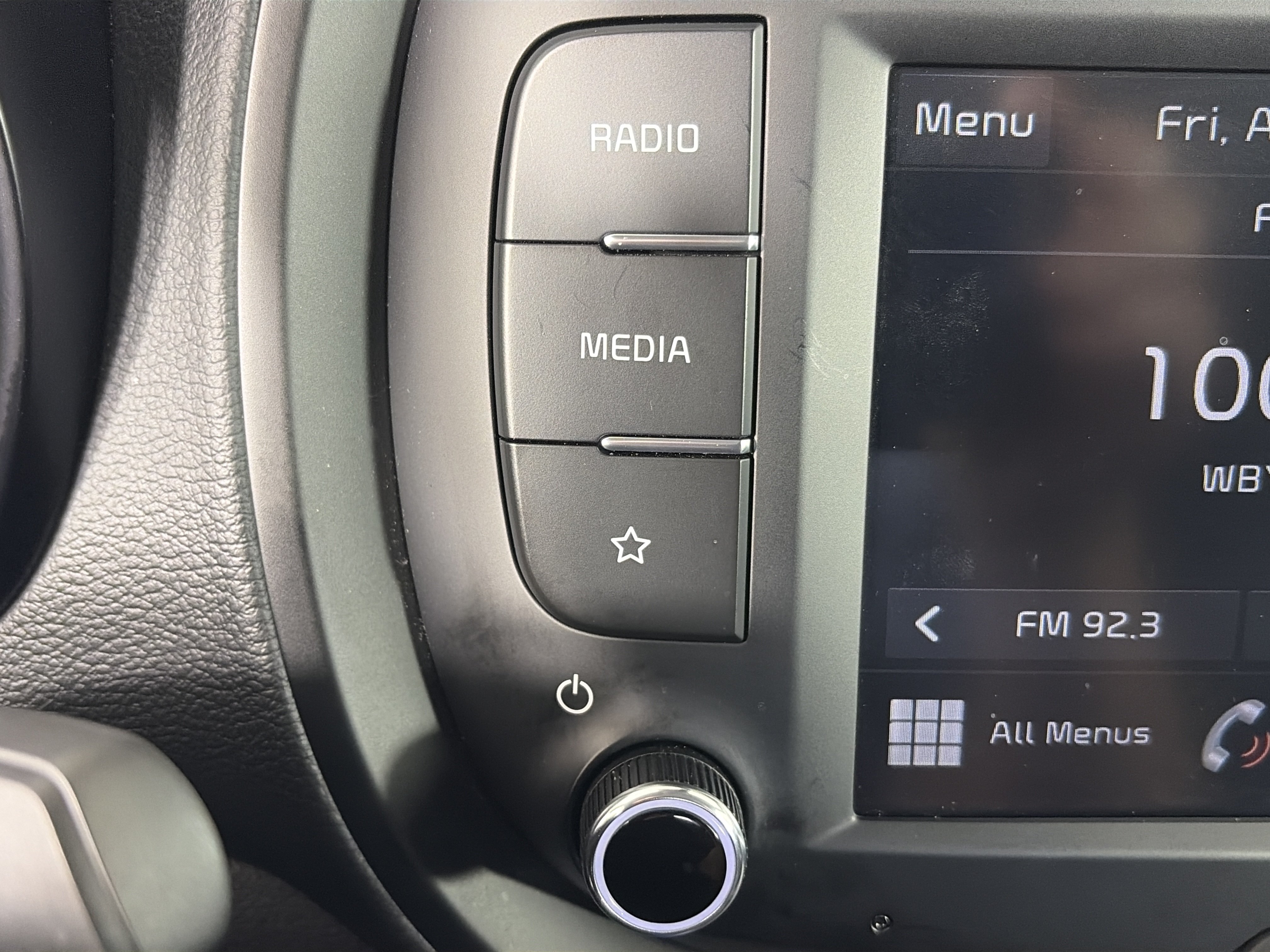 Used 2025 Kia Soul LX w/ LX Technology Package FWD image 17