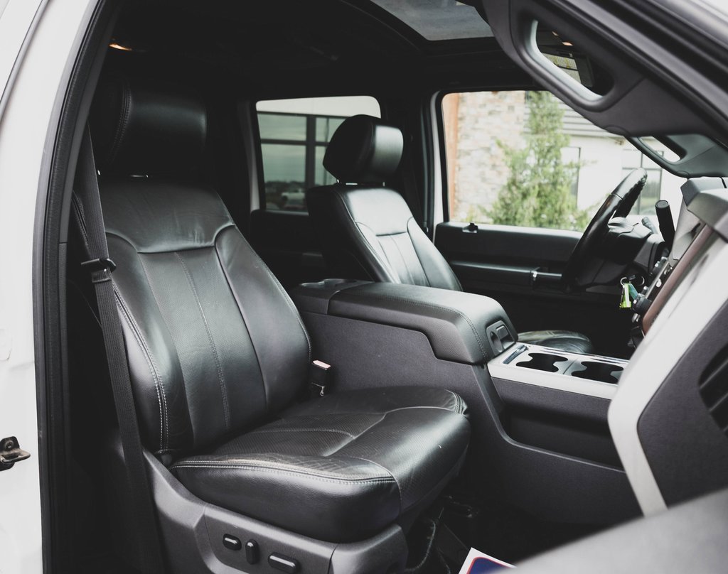 Used 2015 Ford F350 Lariat w/ Lariat Ultimate Package image 34