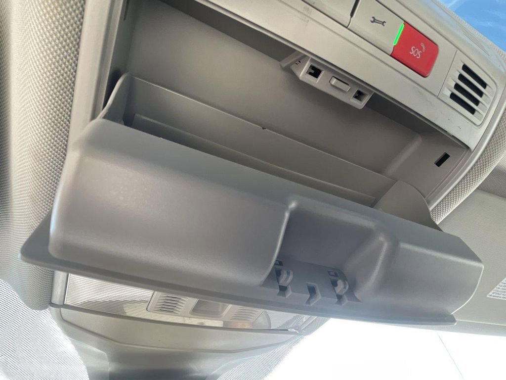 Used 2024 Volkswagen Jetta SE image 37