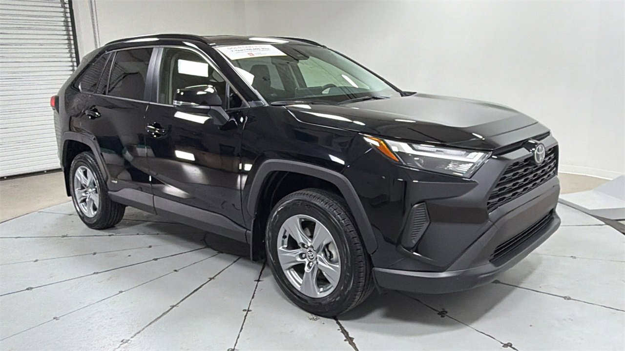 Certified 2025 Toyota RAV4 LE image 3