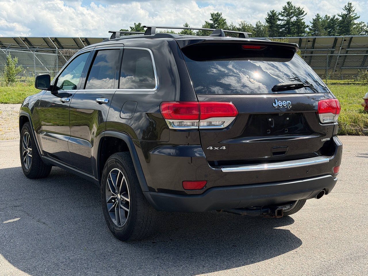 Used 2017 Jeep Grand Cherokee Limited w/ Luxury Group II AWD/4WD image 3
