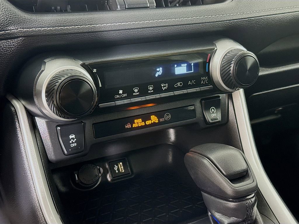 Certified 2024 Toyota RAV4 LE AWD/4WD image 18