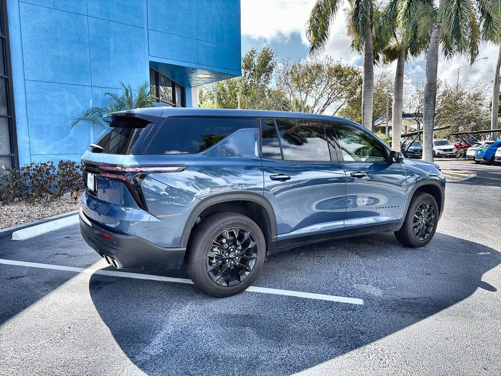 Used 2024 Chevrolet Traverse LS w/ Midnight/Sport Edition image 8