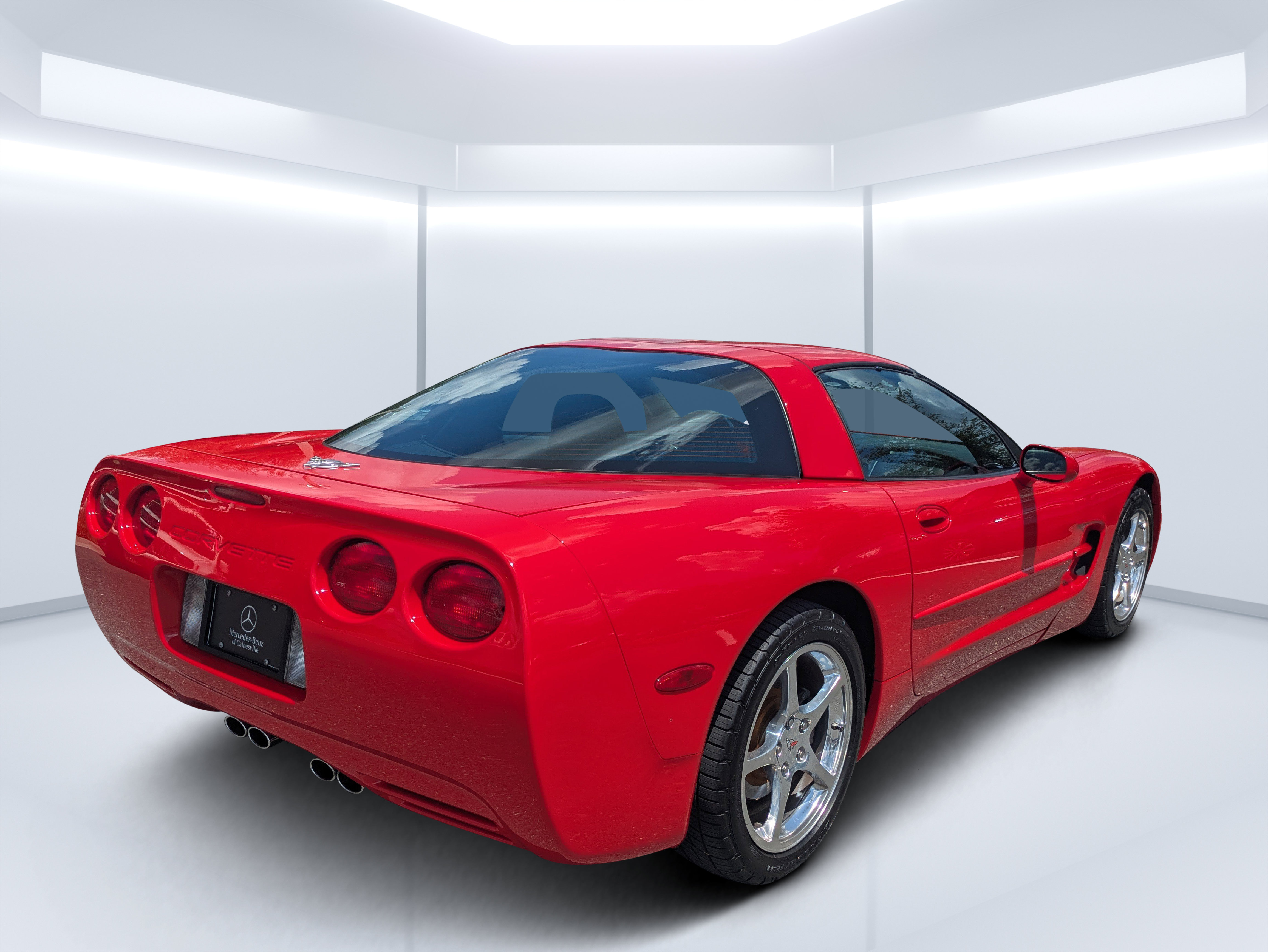 Used 2003 Chevrolet Corvette Coupe w/ Preferred Equipment Group RWD image 3
