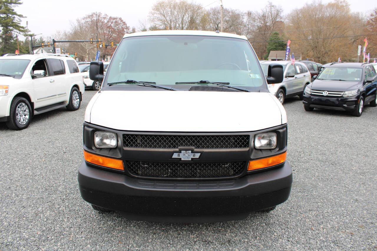 Used 2015 Chevrolet Express 2500 image 3