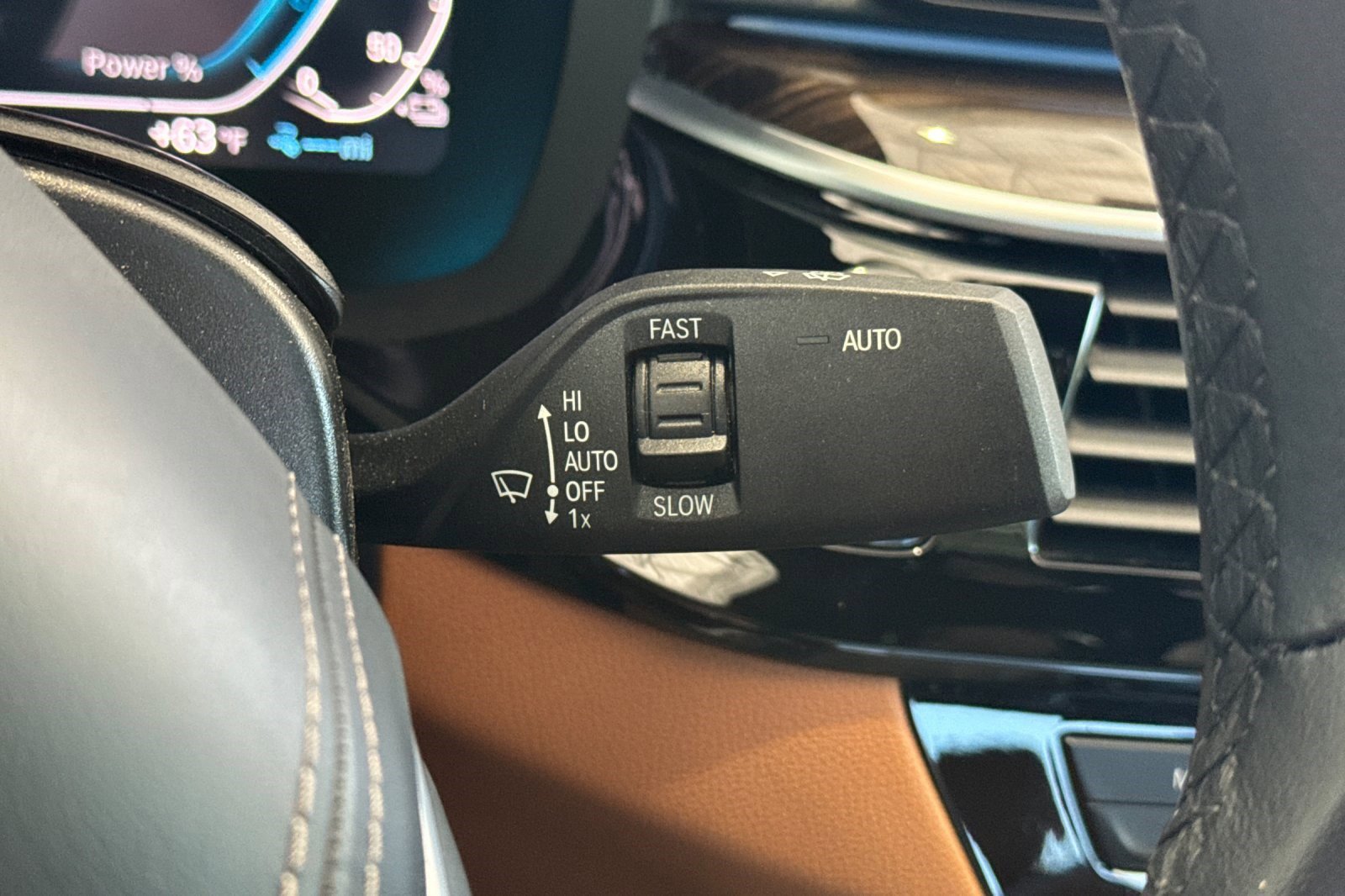 Used 2023 BMW 530e w/ Premium Package RWD image 34