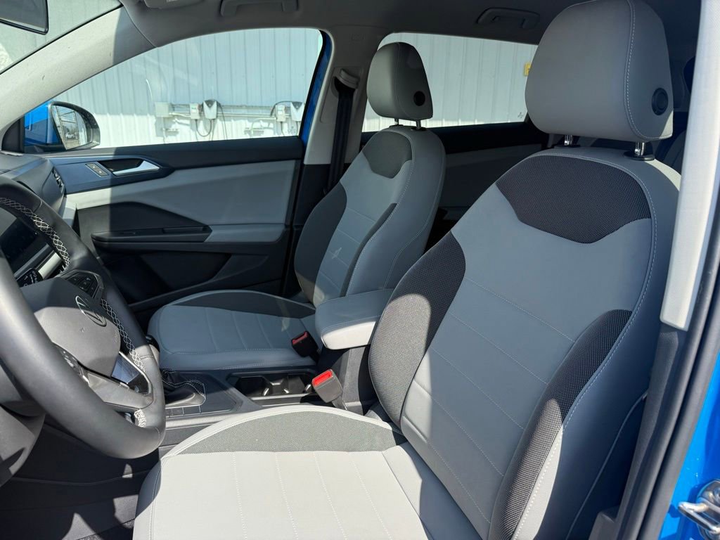 Used 2022 Volkswagen Taos SE image 9