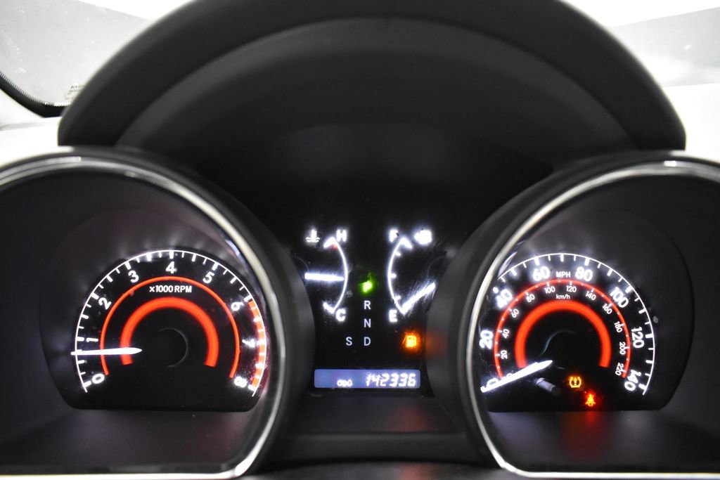 Used 2012 Toyota Highlander FWD w/ Cold Weather Pkg image 22
