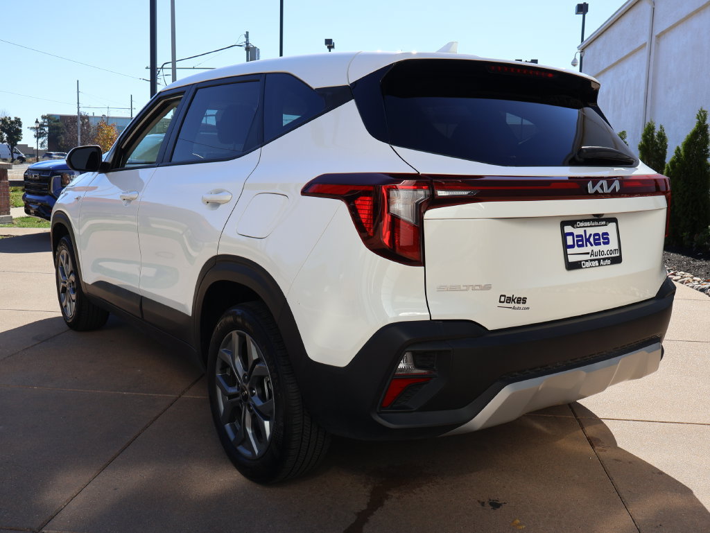 Used 2026 Kia Seltos LX AWD/4WD image 4
