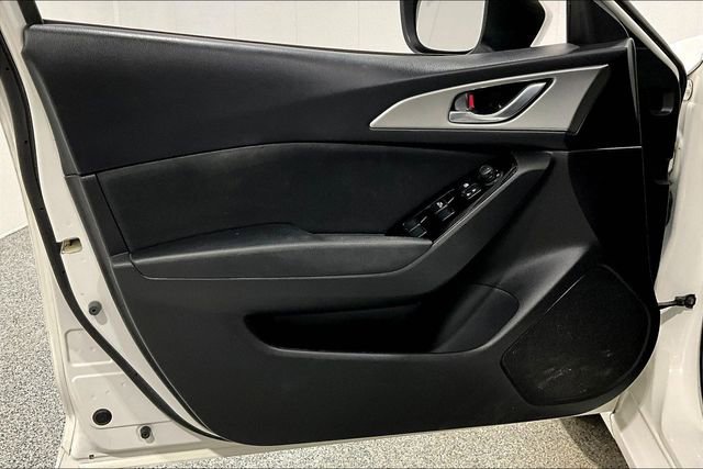 Used 2018 MAZDA MAZDA3 Sport w/ Preferred Equipment Package image 21