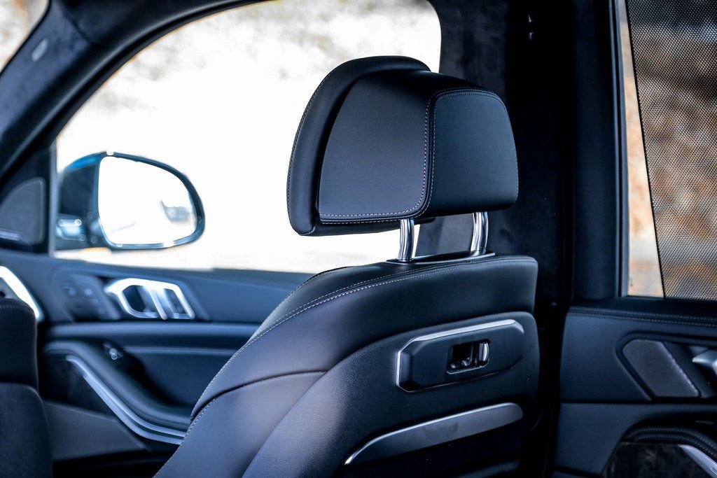 Used 2026 BMW X7 xDrive40i w/ Executive Package image 23